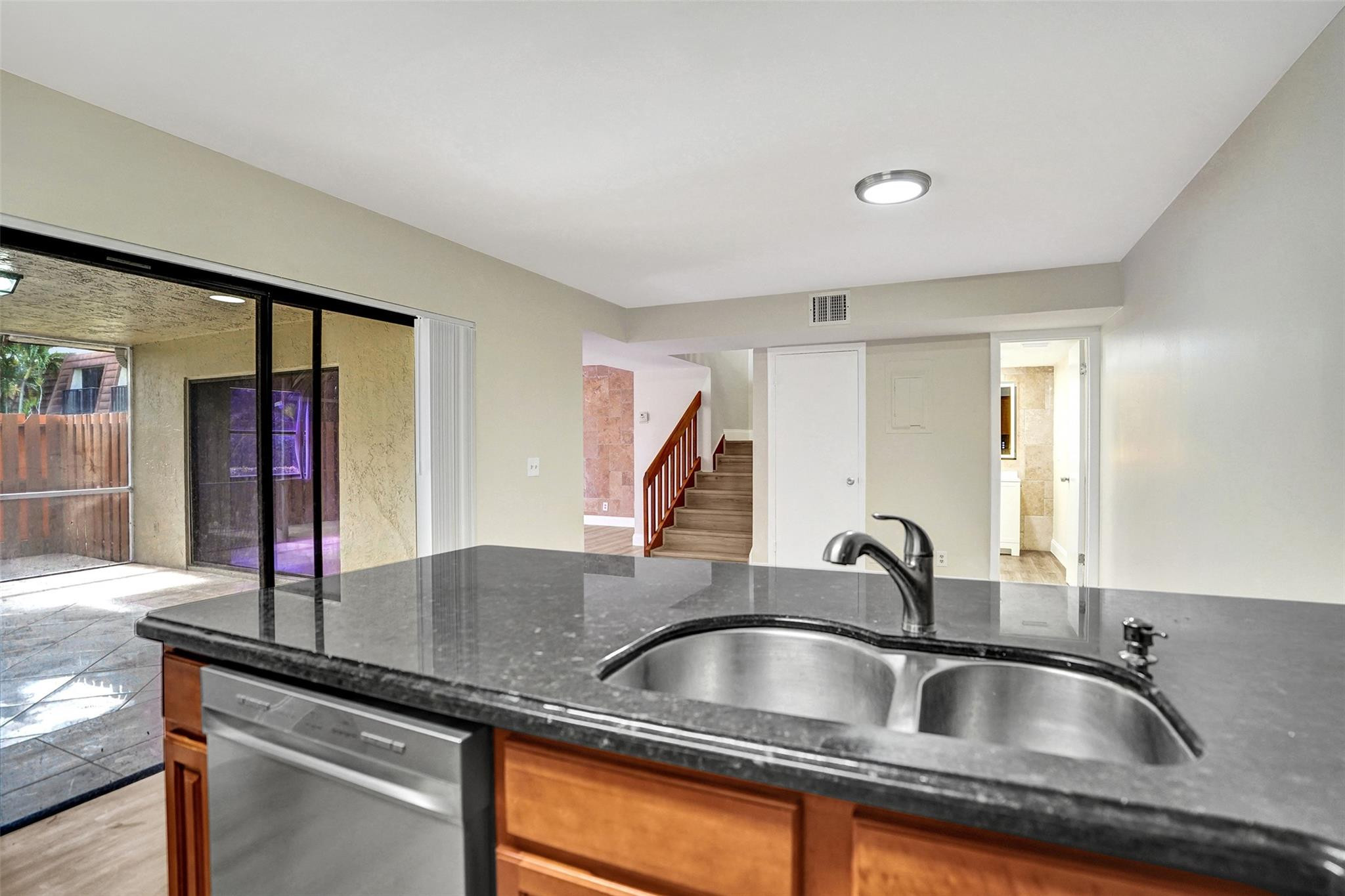 Springtree Lakes 79-12 B - Residential Lease