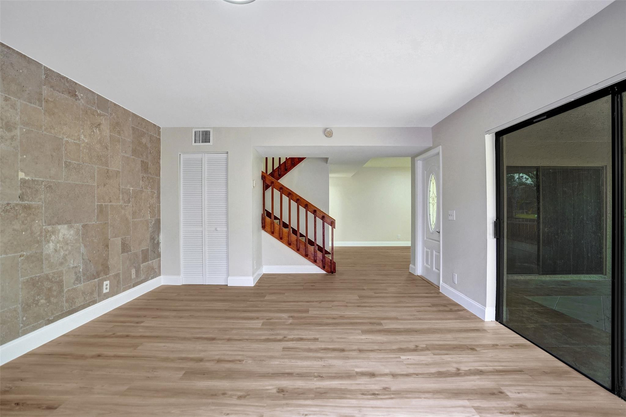 Springtree Lakes 79-12 B - Residential Lease