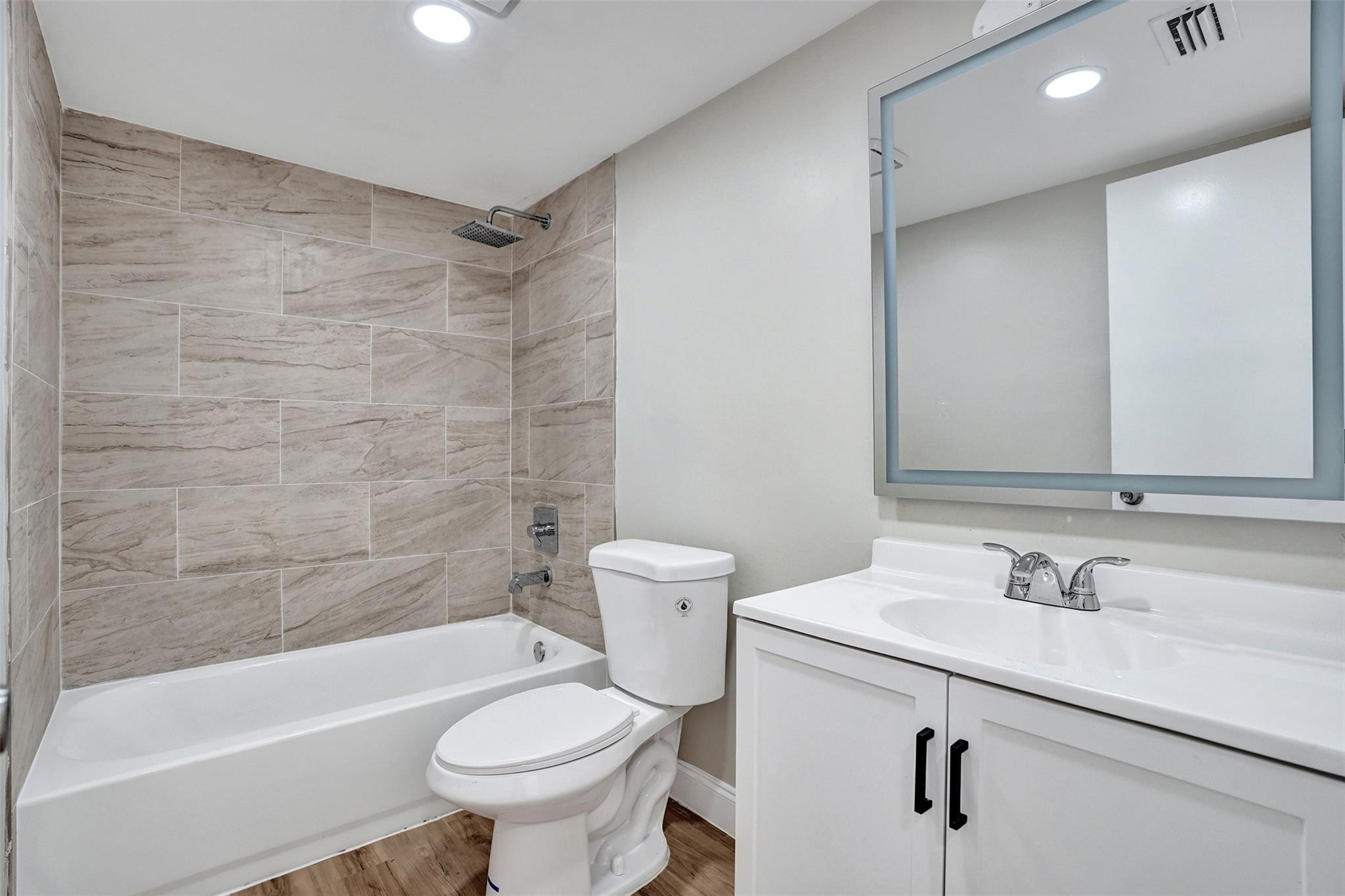 Springtree Lakes 79-12 B - Residential Lease