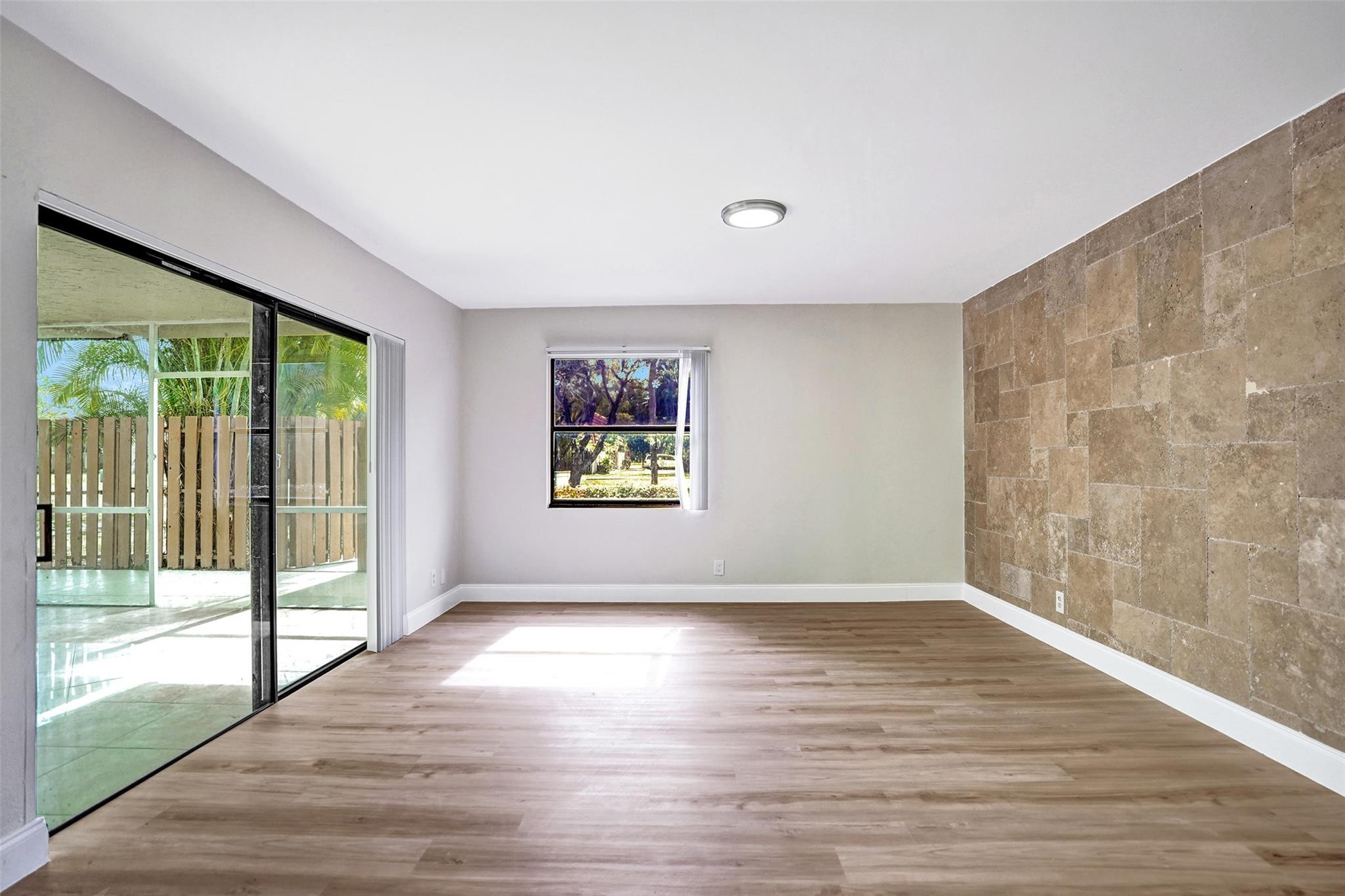 Springtree Lakes 79-12 B - Residential Lease