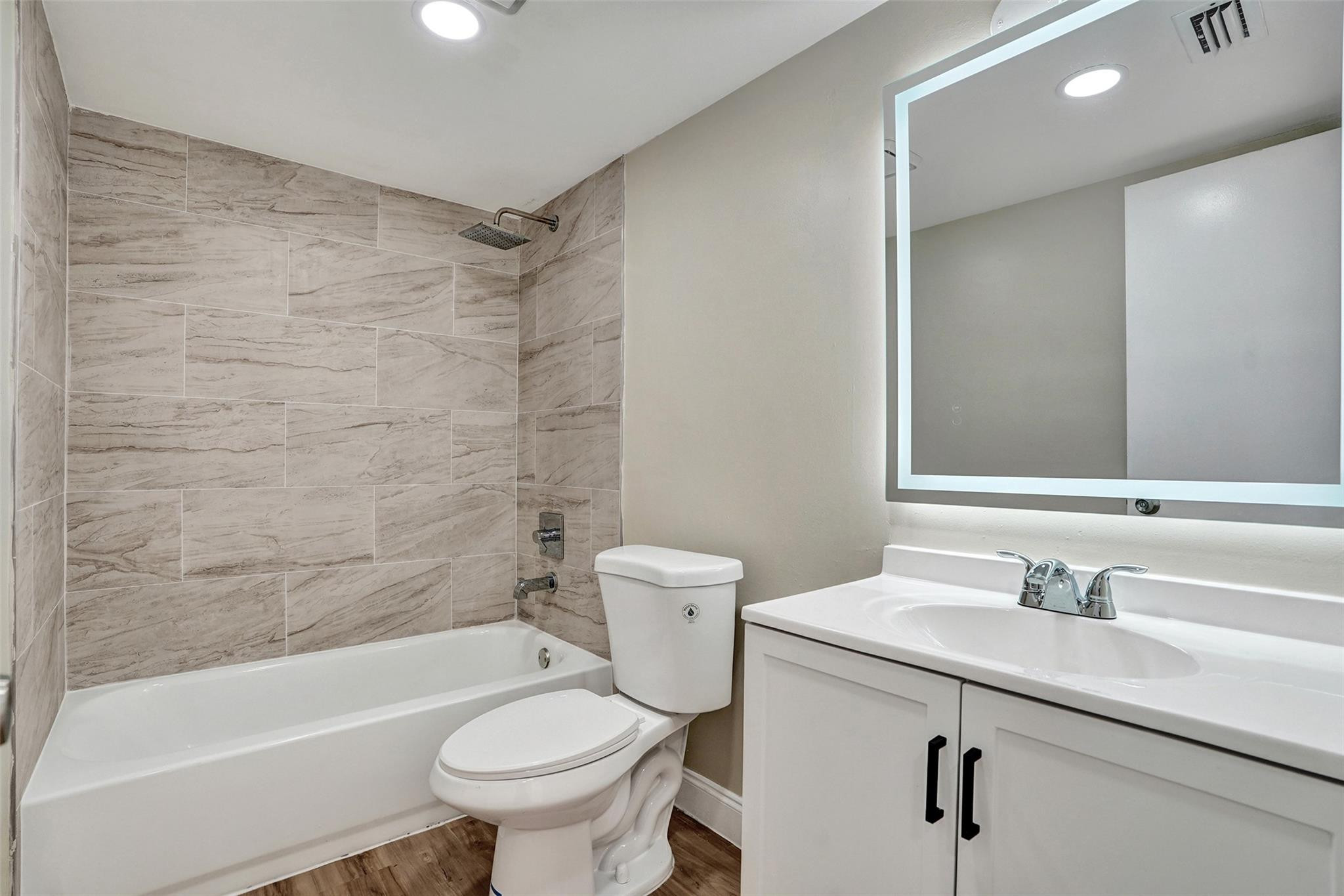 Springtree Lakes 79-12 B - Residential Lease