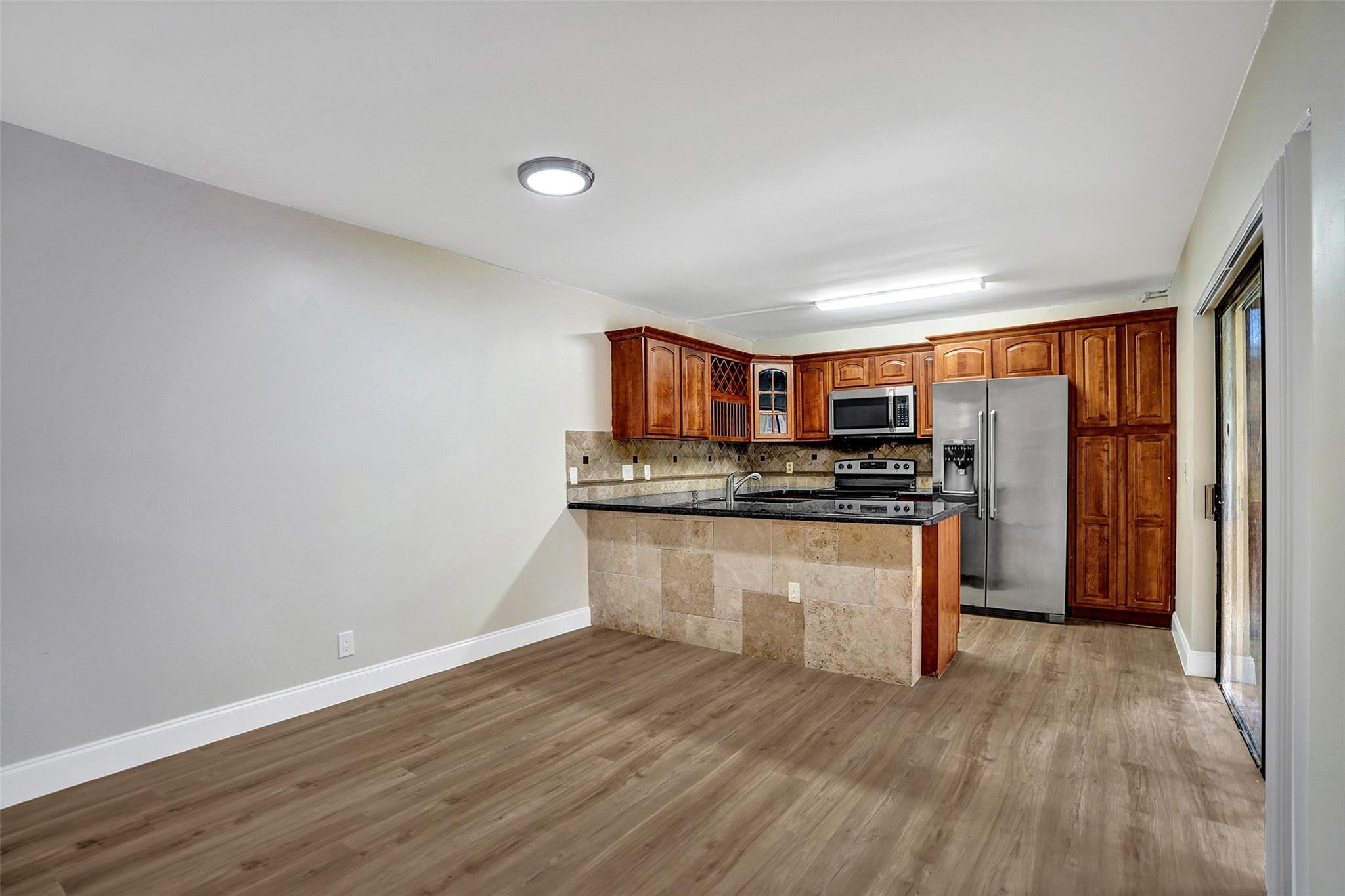 Springtree Lakes 79-12 B - Residential Lease