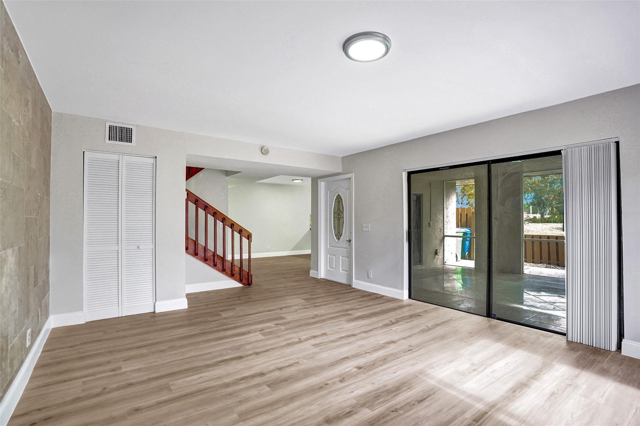 Springtree Lakes 79-12 B - Residential Lease