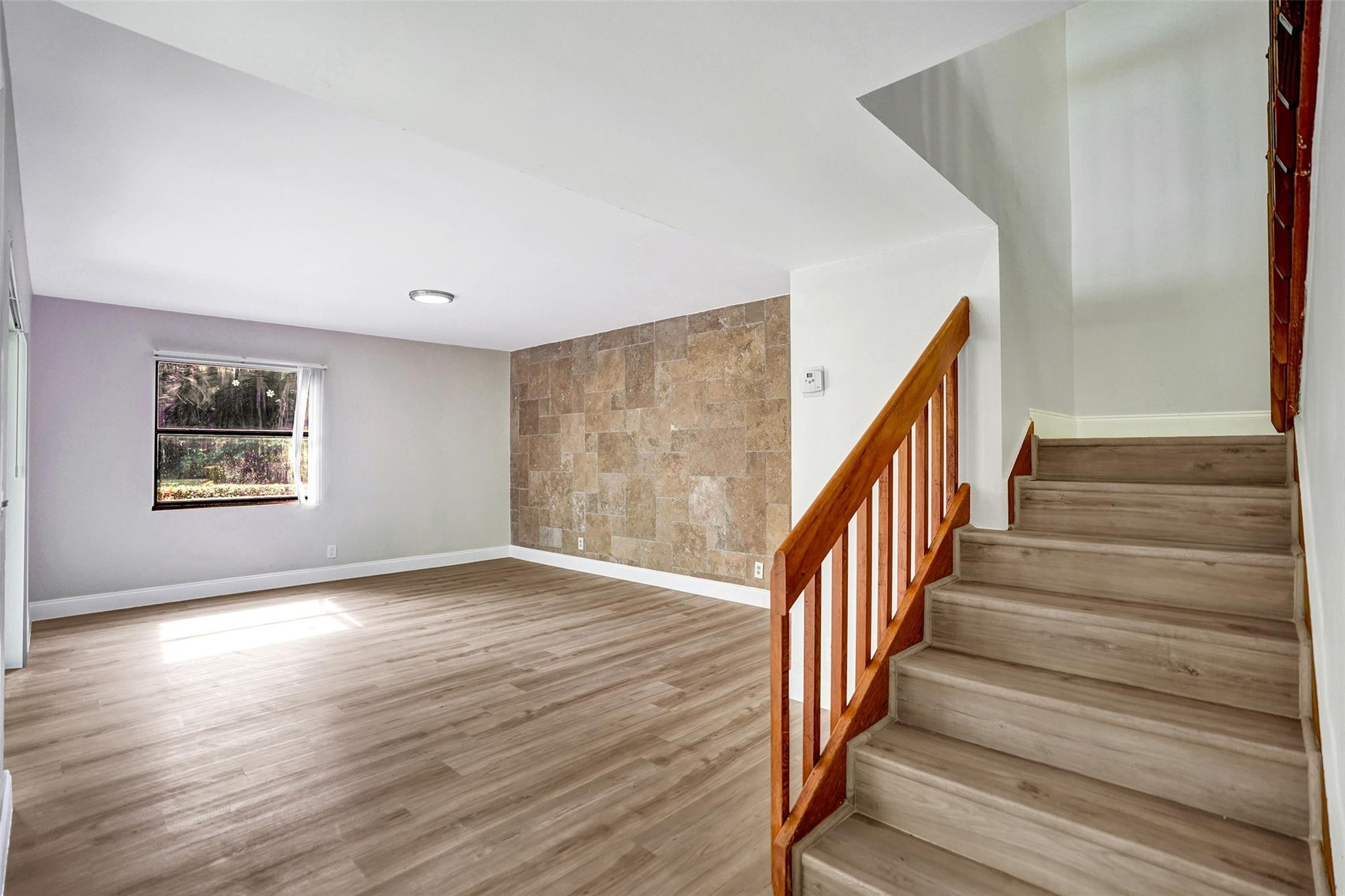 Springtree Lakes 79-12 B - Residential Lease