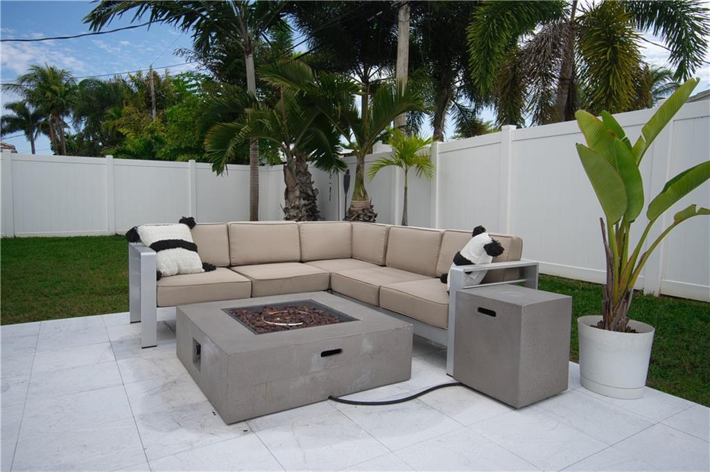 IMPERIAL POINT 2 SEC - Residential