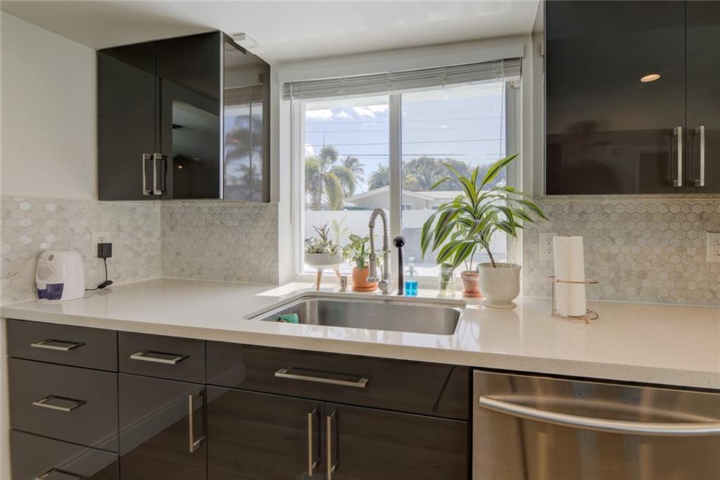 IMPERIAL POINT 2 SEC - Residential