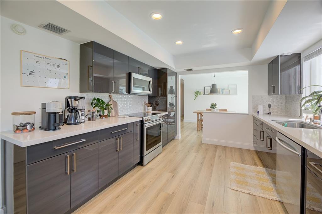 IMPERIAL POINT 2 SEC - Residential