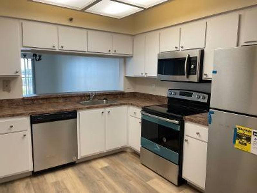 Large 1400sf condo with eat-in kitchen, screened balcony, and inside utility room with full size washer/dryer.  New appliances and freshly painted.  Big master bedroom with two walk-in closets!  Master bath has large Roman tub! Water, sewer, trash and basic cable included in rent!Association requires a minimum of 670 credit score for any occupant 18 years old or over.  Small pet allowed with pet deposit.