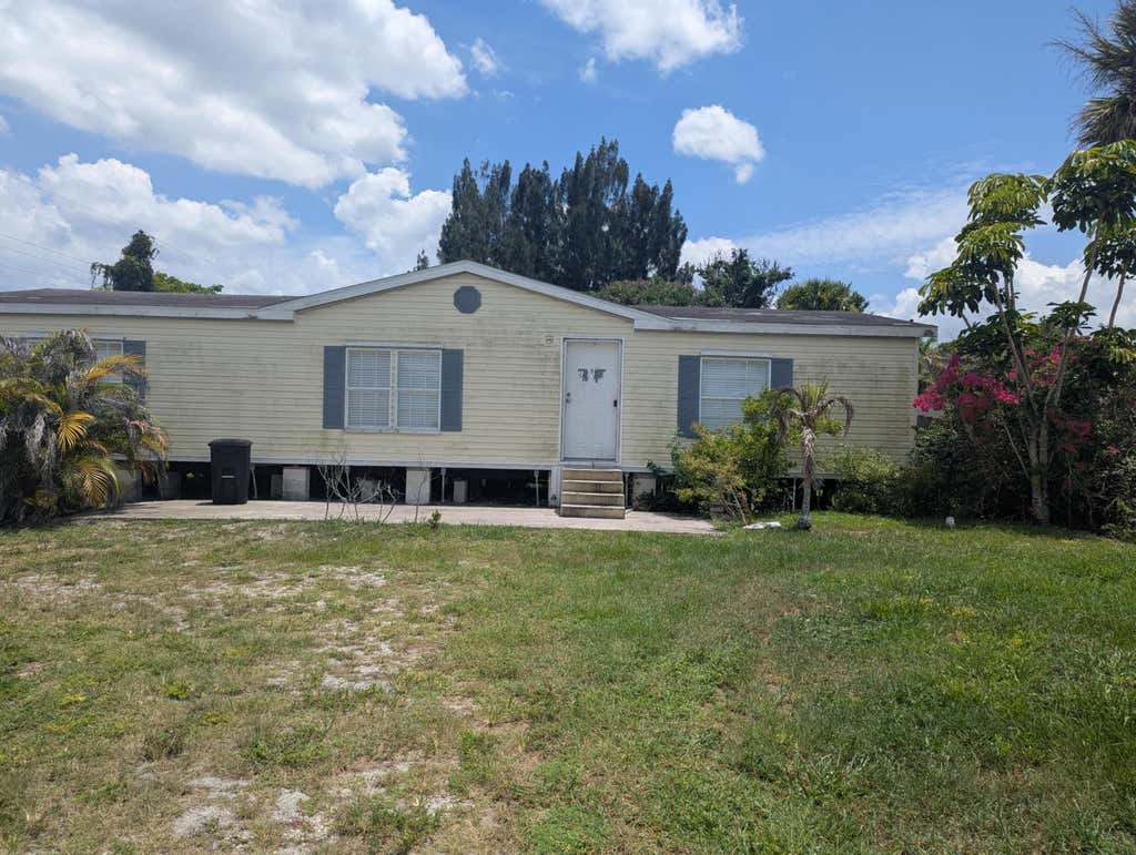 Photo of 3640 SE Salerno Road, Stuart, FL 34997 (MLS # B26054255)