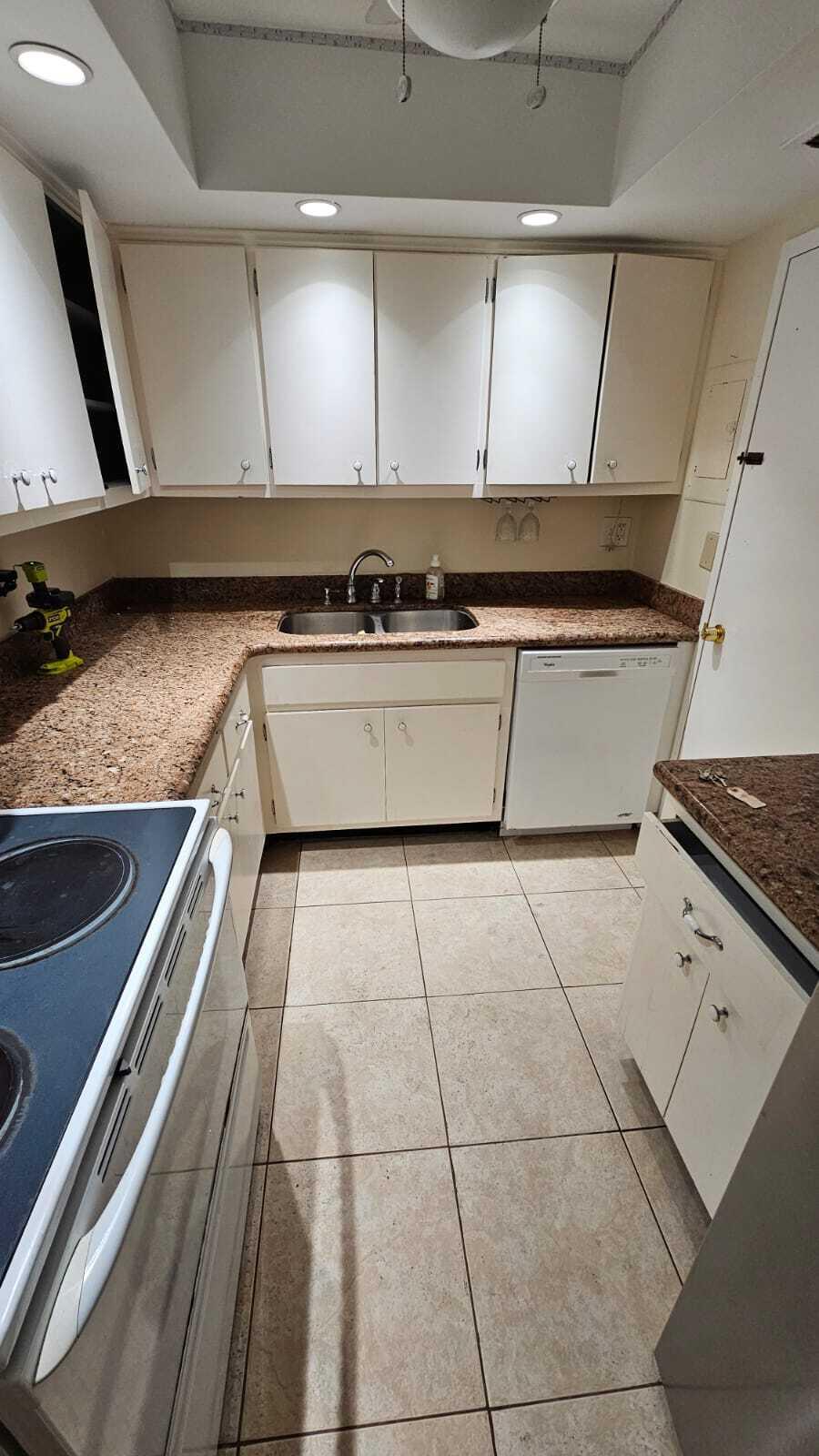 PORTOFINO CONDO PT OF LTS 15 AND 16,JARVIS PAR - Residential Lease