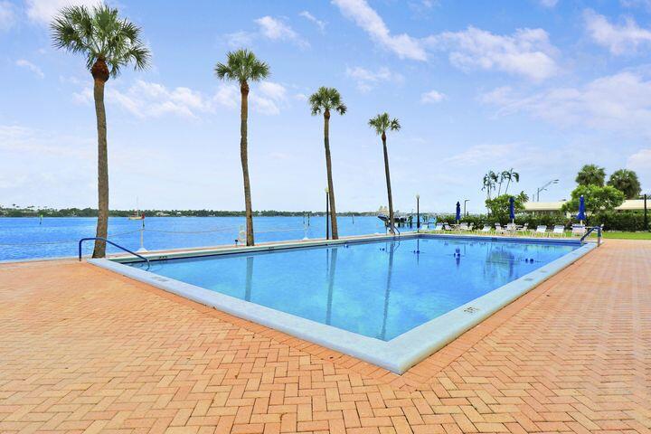 PORTOFINO CONDO PT OF LTS 15 AND 16,JARVIS PAR - Residential Lease