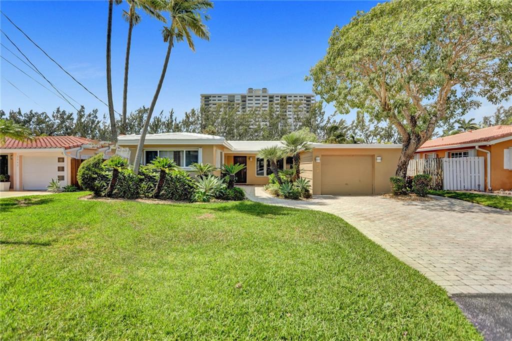Photo of 2548 SE 14th St, Pompano Beach, FL 33062 (MLS # F10285262)