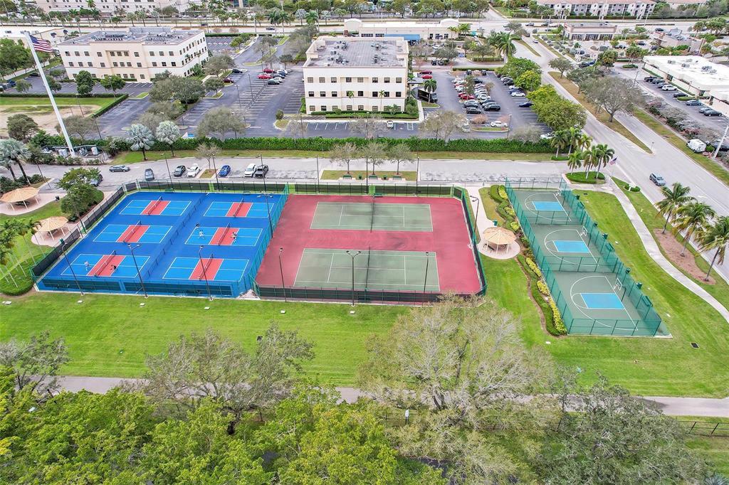 CORAL GATE XI CONDO - Residential