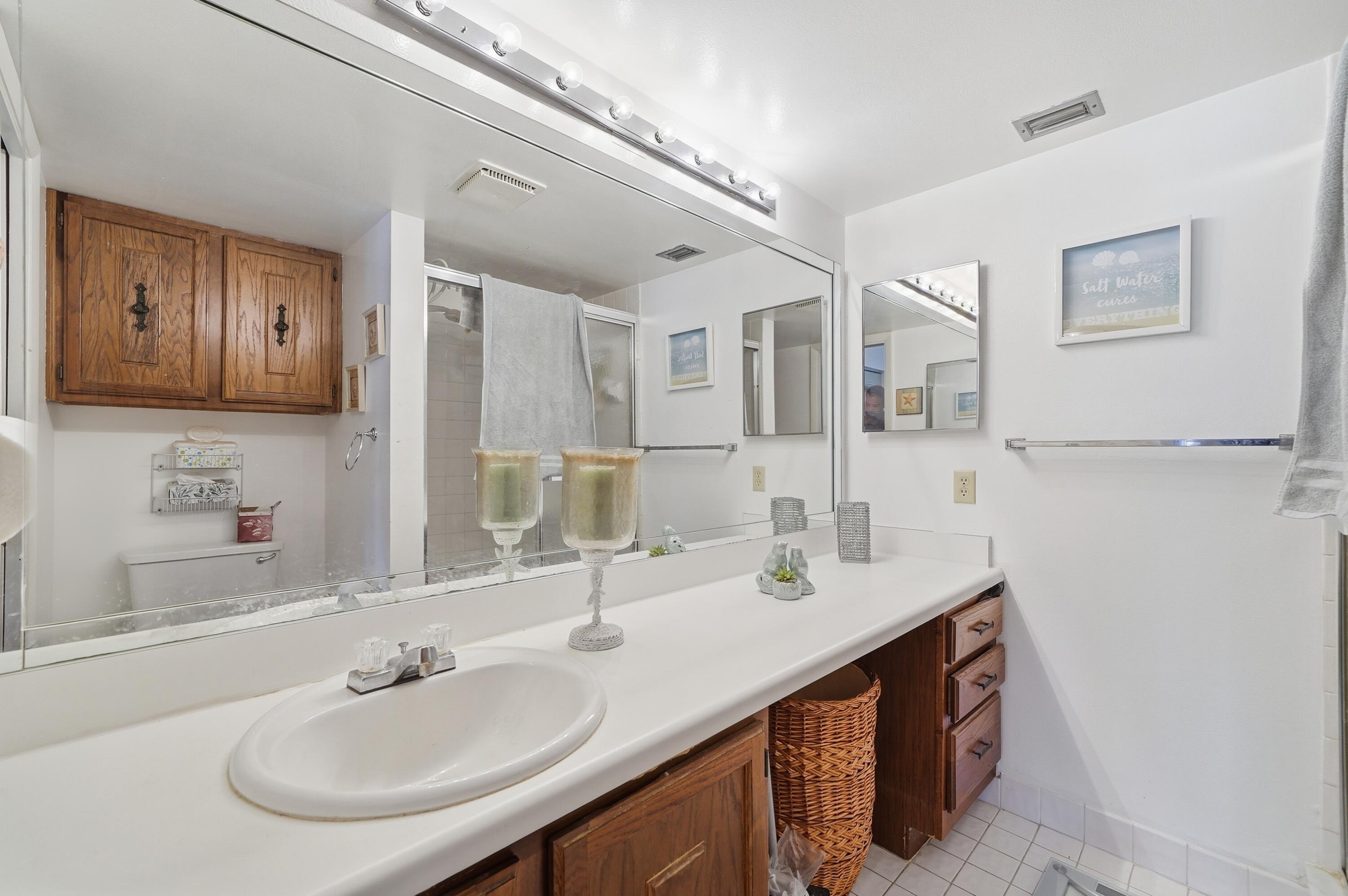 CORAL GATE XI CONDO - Residential