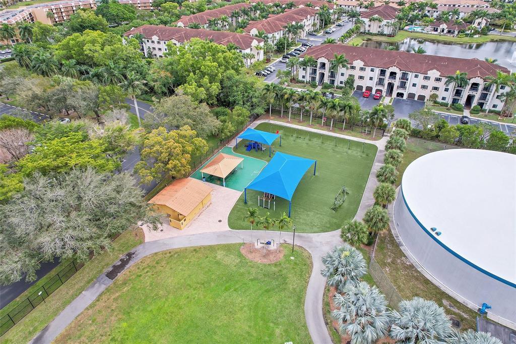 CORAL GATE XI CONDO - Residential