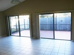 EXECUTIVE ESTATES - Residential Lease