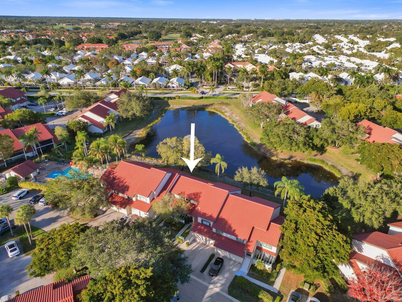 4 Lexington Lane E G