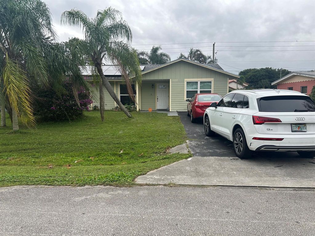 Photo of 3100 SE Cypress Street, Stuart, FL 34997 (MLS # R10946581)