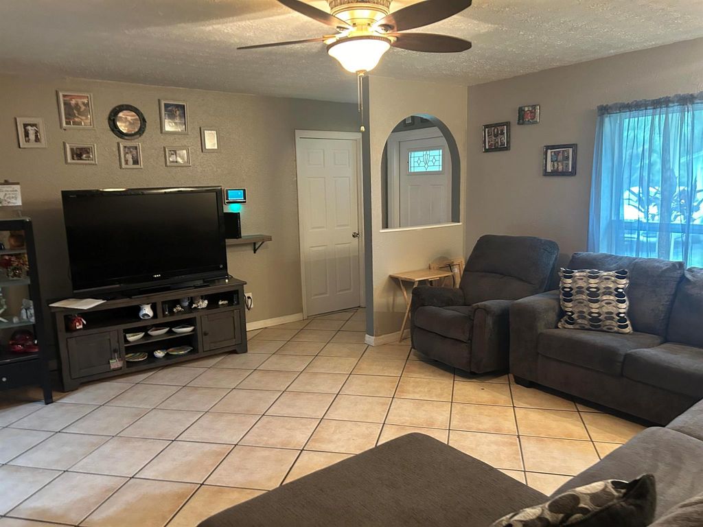 Photo of 3100 SE Cypress Street, Stuart, FL 34997 (MLS # R10946581)