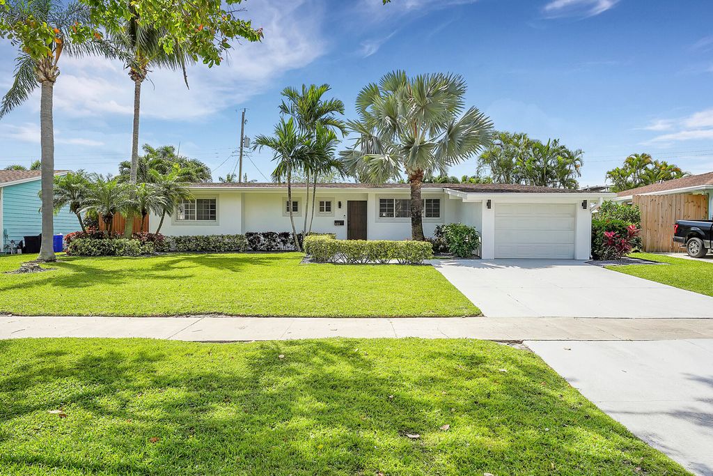 Photo of 422 Anchorage Drive, North Palm Beach, FL 33408 (MLS # R10974037)