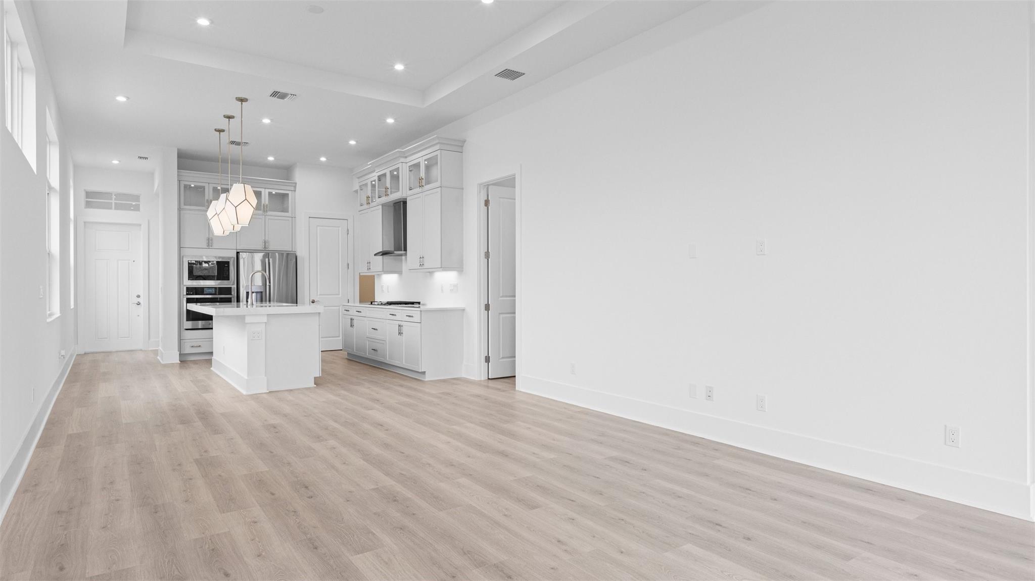 KH RIVELLA LLC - Residential