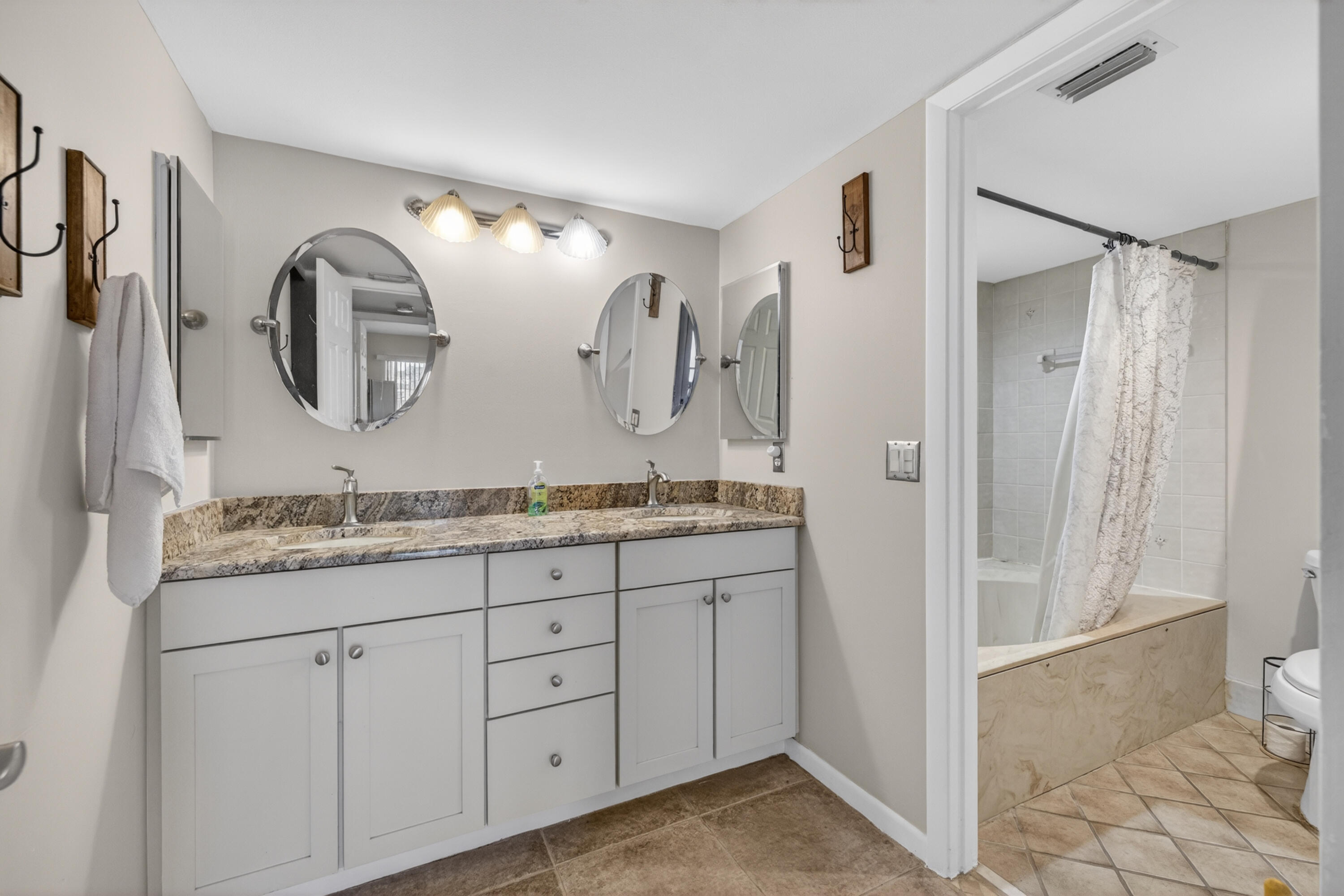 LAKESHORE VILLAGE OF MEADOWOOD PHASE 1 - Residential