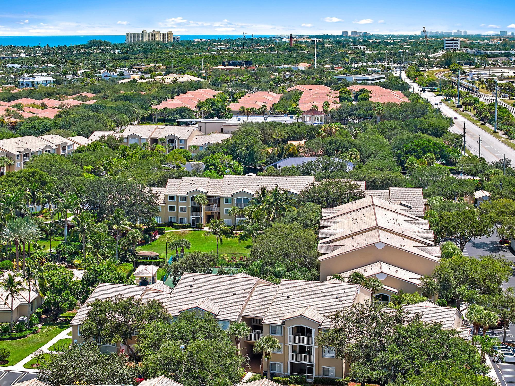 LIGHTHOUSE COVE AT TEQUESTA CONDO - Residential Lease