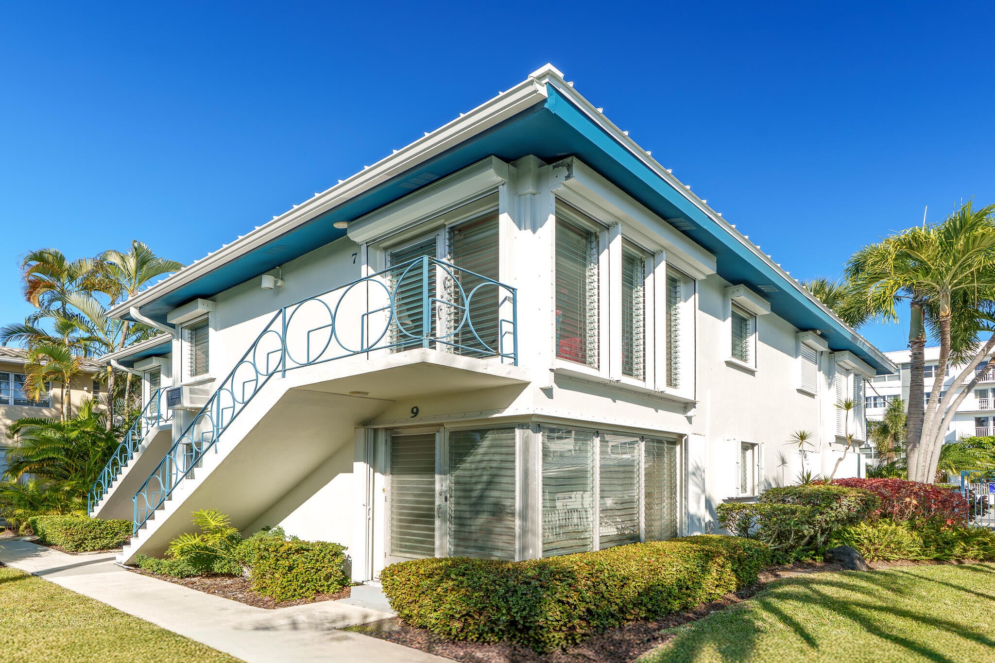 561 BAYSHORE Drive 7
