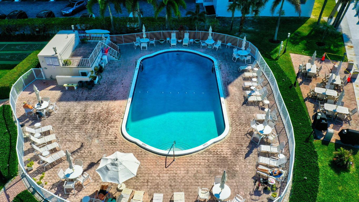 PENTHOUSE HIGHLANDS CONDO - Residential