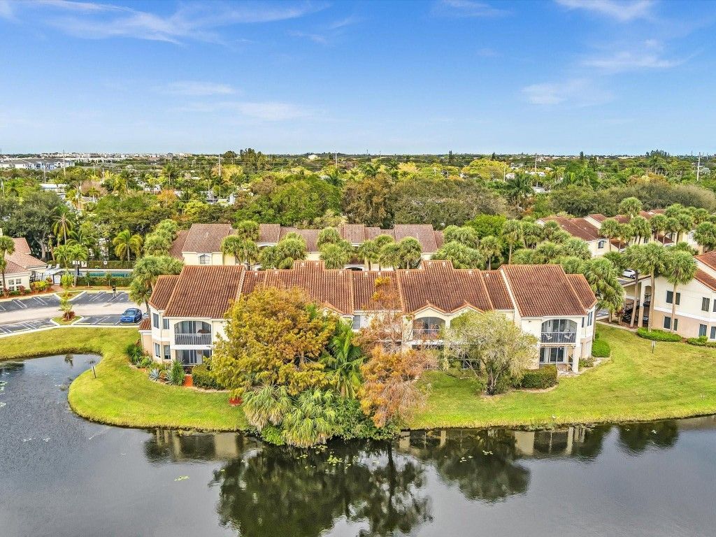 Photo of 815 W Boynton Beach Boulevard #6-202, Boynton Beach, FL 33426 (MLS # F10481016)