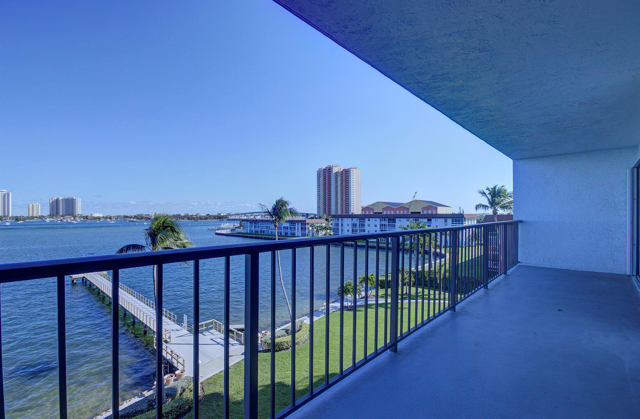 Lake Harbor Cove Condo - Residential