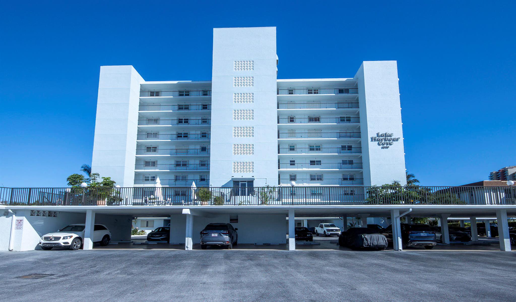 Lake Harbor Cove Condo - Residential