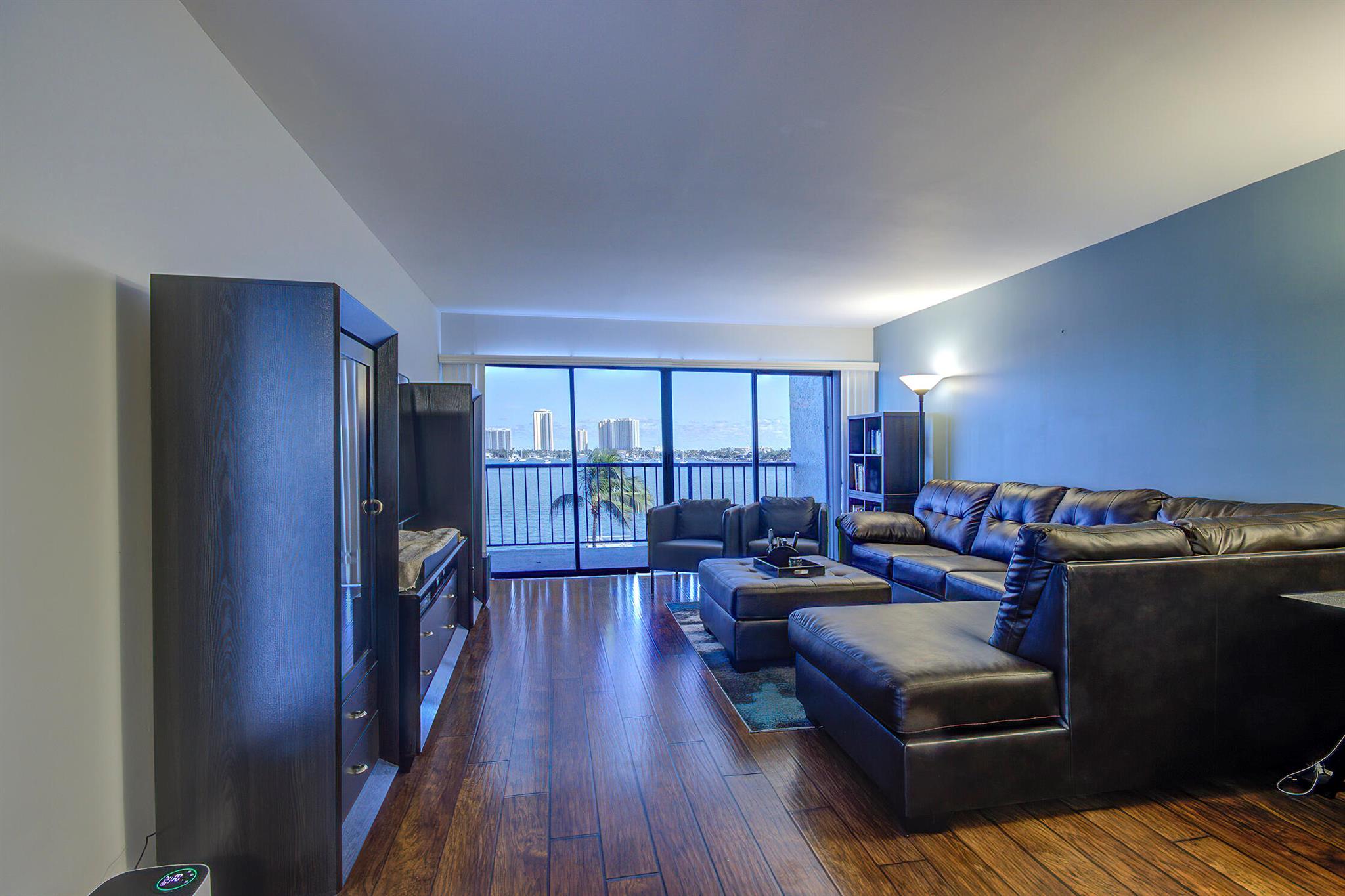 Lake Harbor Cove Condo - Residential