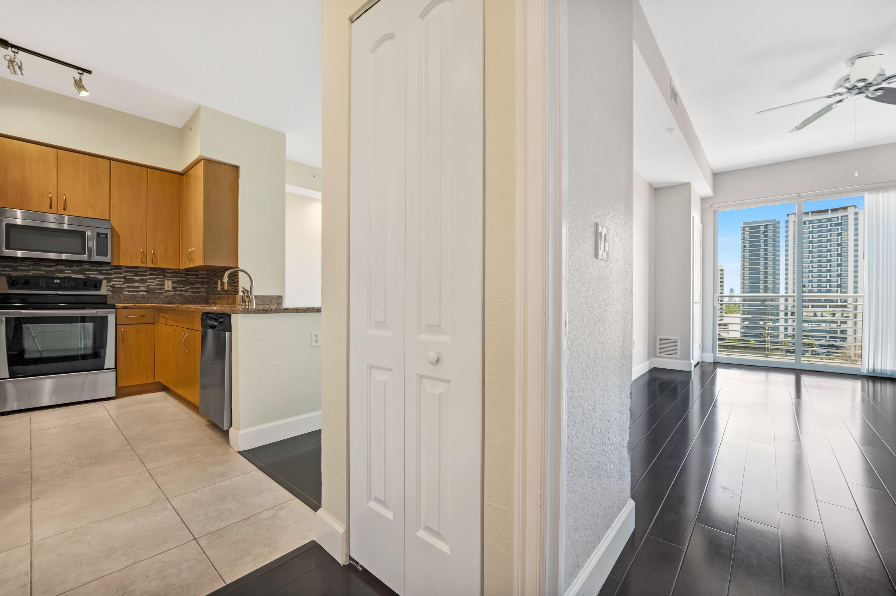 RADIUS CONDO - Residential Lease