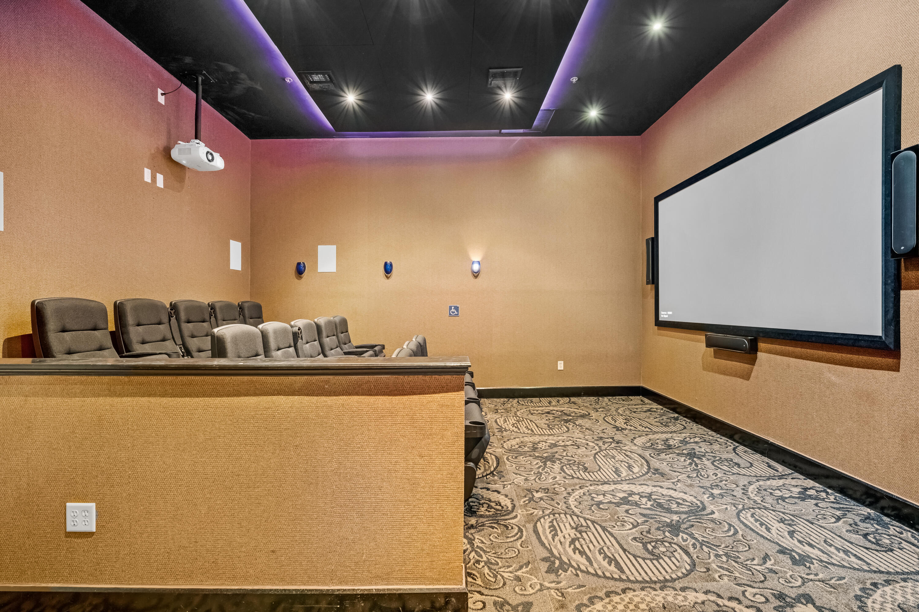 RADIUS CONDO - Residential Lease