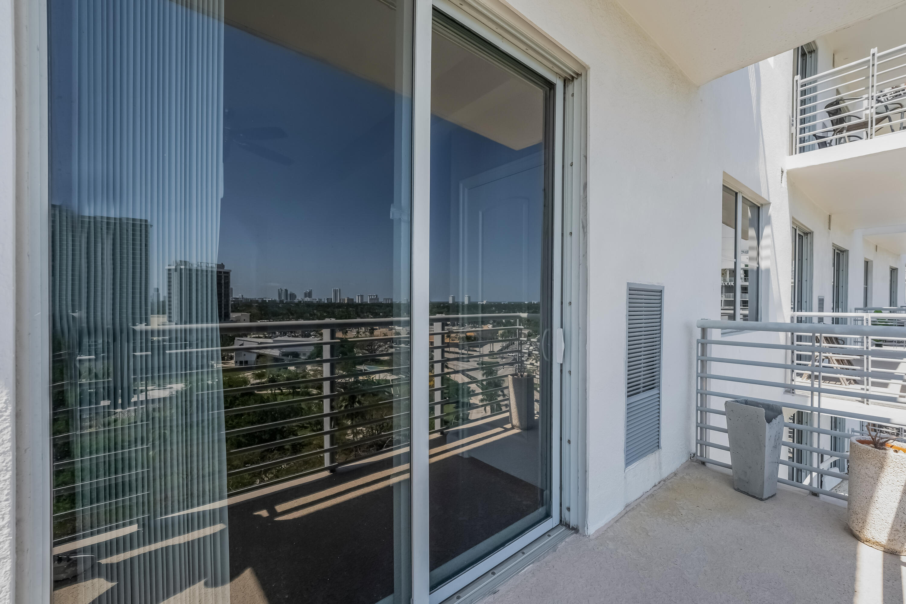 RADIUS CONDO - Residential Lease