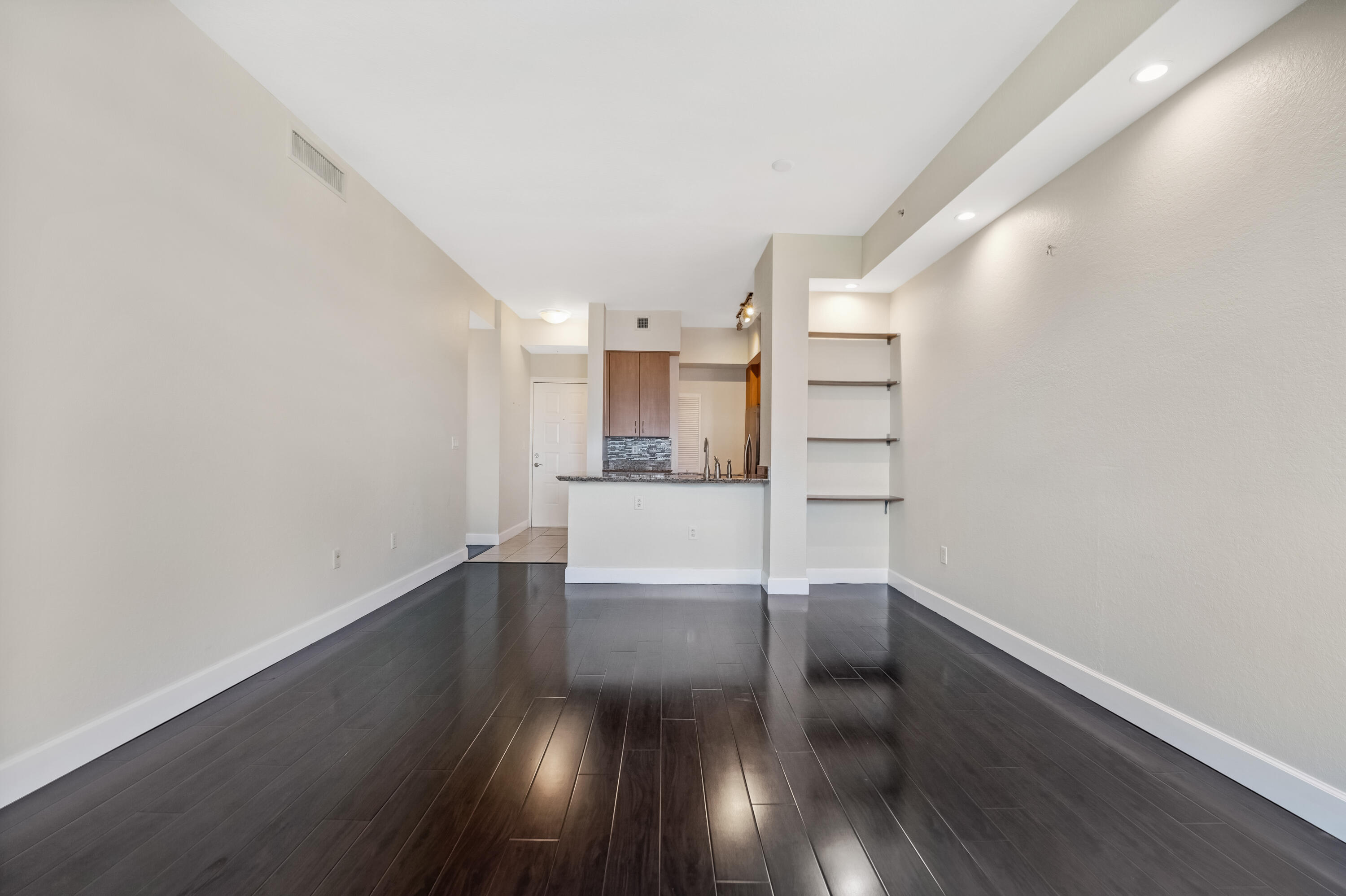 RADIUS CONDO - Residential Lease
