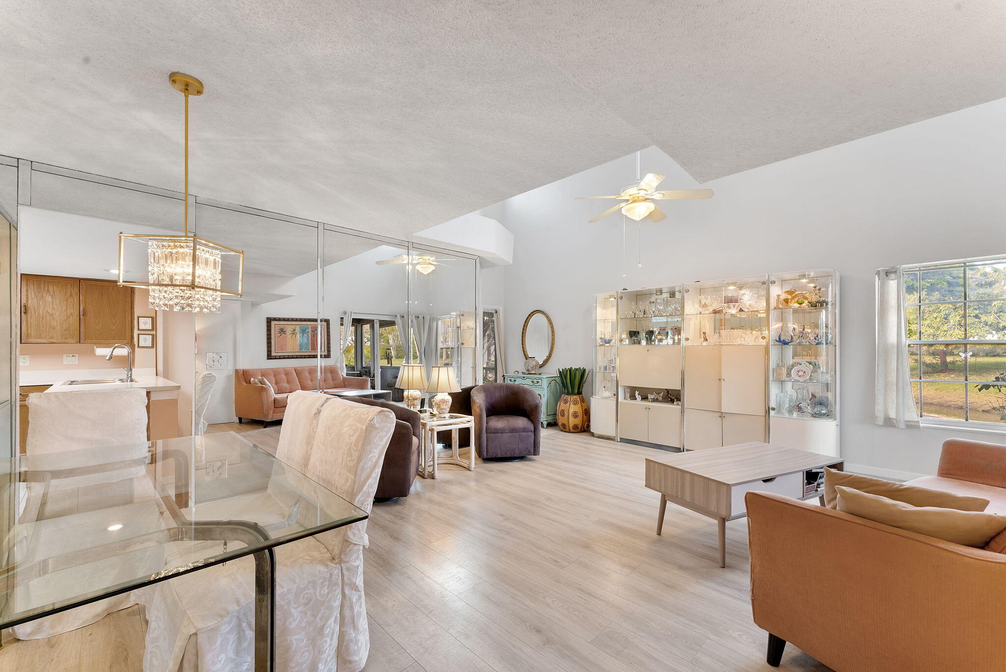 CARRIAGE HOUSES I CONDO - Residential