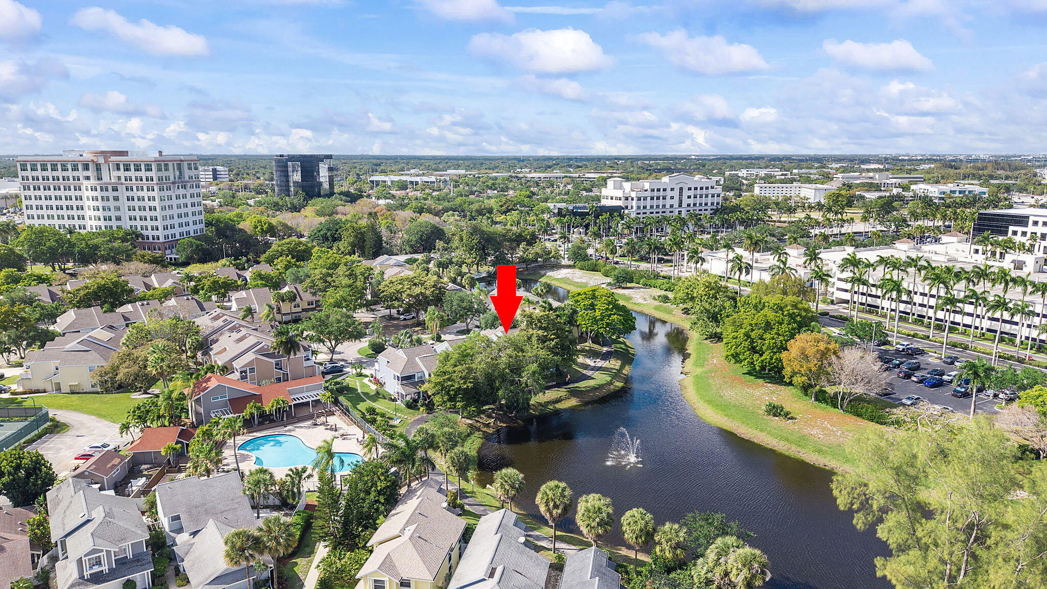 CARRIAGE HOUSES I CONDO - Residential