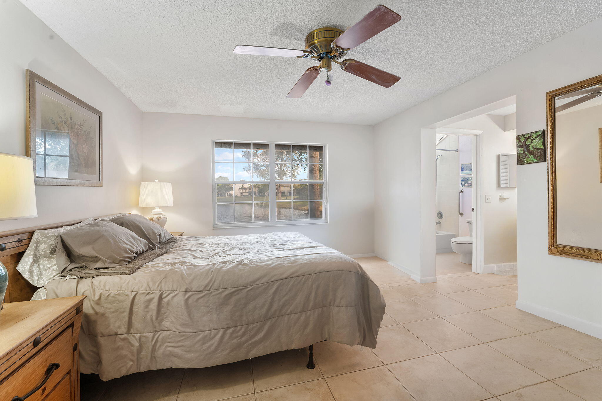 CARRIAGE HOUSES I CONDO - Residential