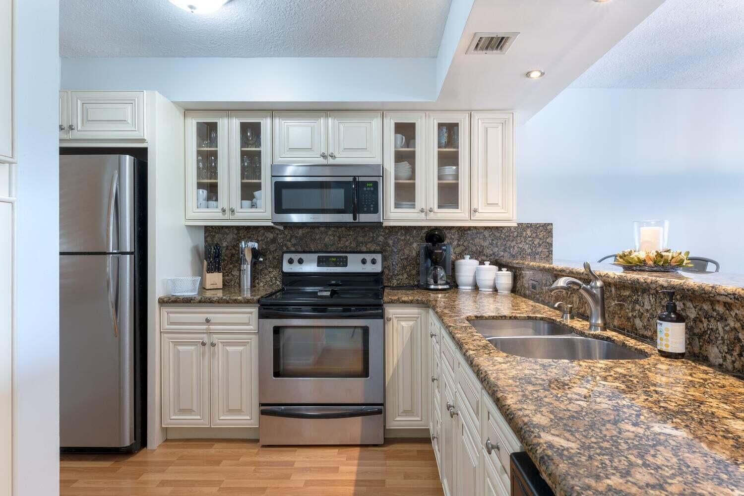 LANDS OF THE PRESIDENT CONDO 8 - Residential
