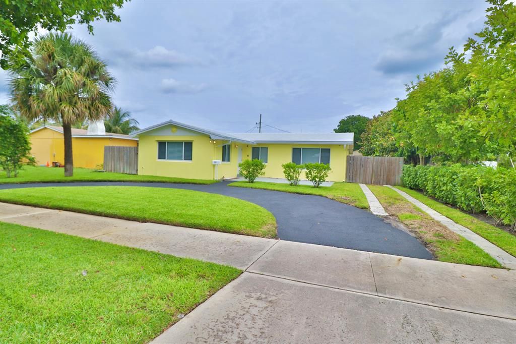 Photo of 321 6th Street, Lake Park, FL 33403 (MLS # R10724627)