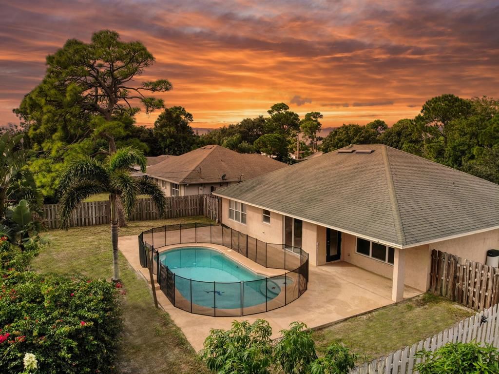 Photo of 442 SE Wallace Terrace, Port Saint Lucie, FL 34983 (MLS # R10761532)