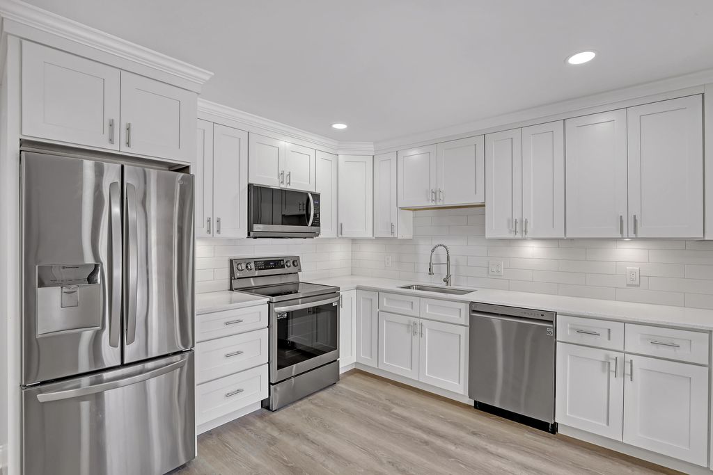 Photo of 312 3rd Terrace, Palm Beach Gardens, FL 33418 (MLS # R11070372)