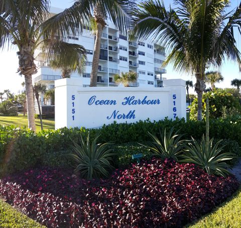 A home in Hutchinson Island