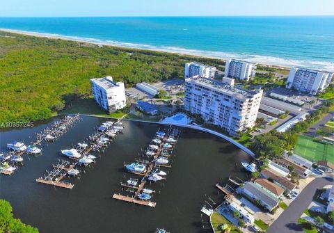 A home in Hutchinson Island