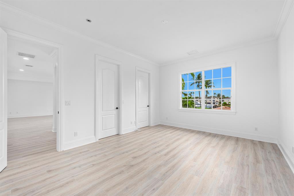 HARBOUR POINT MARINA - Residential