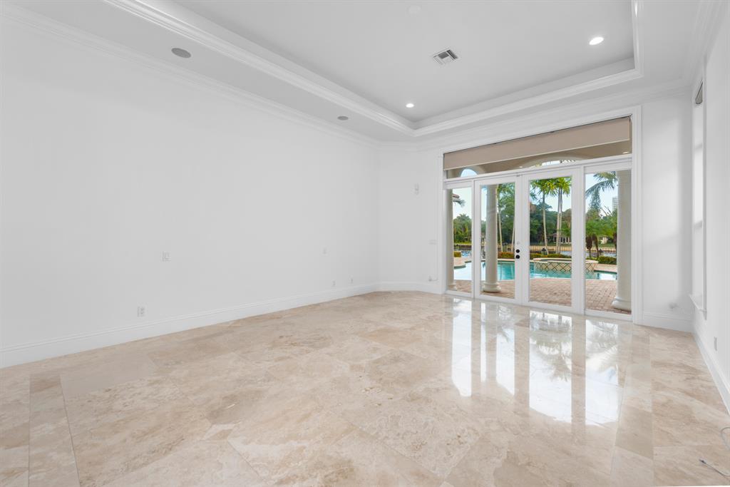 HARBOUR POINT MARINA - Residential