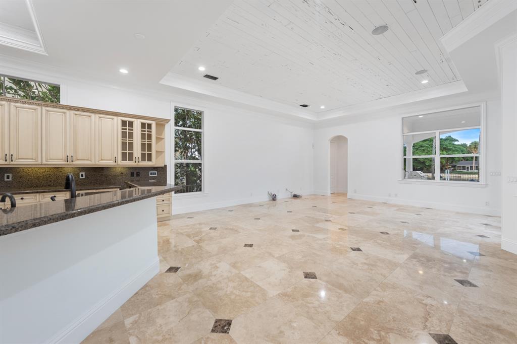 HARBOUR POINT MARINA - Residential