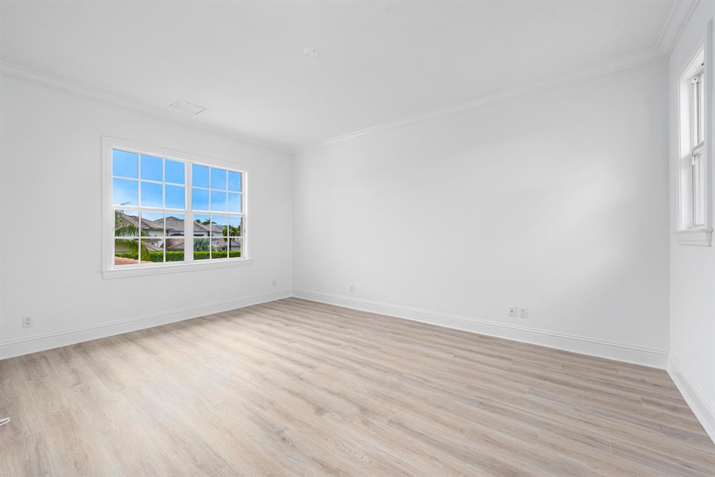 HARBOUR POINT MARINA - Residential